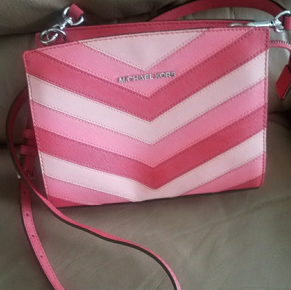 Authentic Michael kors crossbody purse